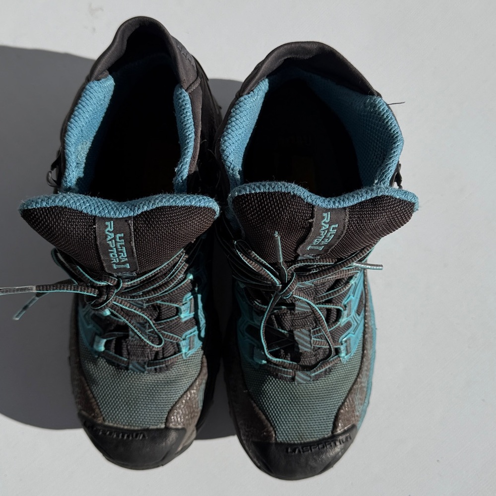 Sportiva Ultra Raptor II Mid GTX Hiking Shoes In Carbon/Topaz Sz-8 - Picture 7 of 15